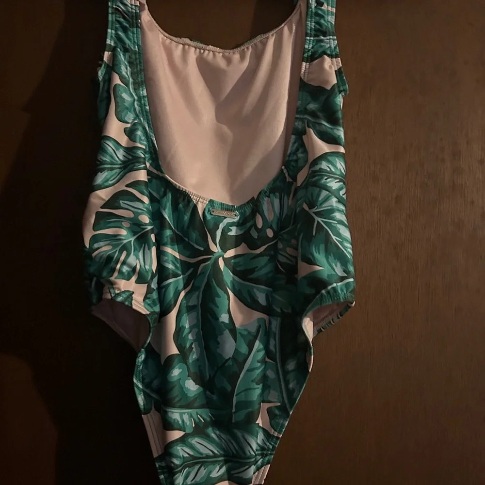 Tropical Leaf Print Swimsuit Kenny Flowers Beverly Hills classic. NWOT - Picture 7 of 7